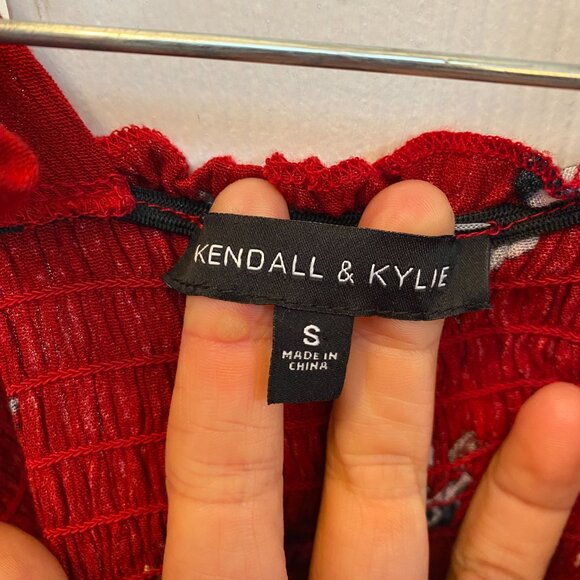 Kendall & Kylie Red Smocked Crop Tie Shoulder Ruffle- S - Picture 3 of 3